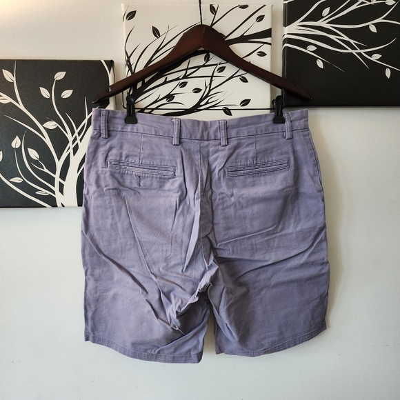 Old Navy Slim Fit Flex Chino Shorts (Medium) - Picture 3 of 3